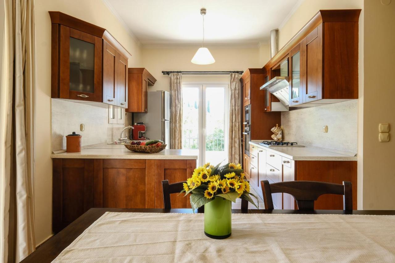 Casa Bianca Villa Kanali  Bagian luar foto